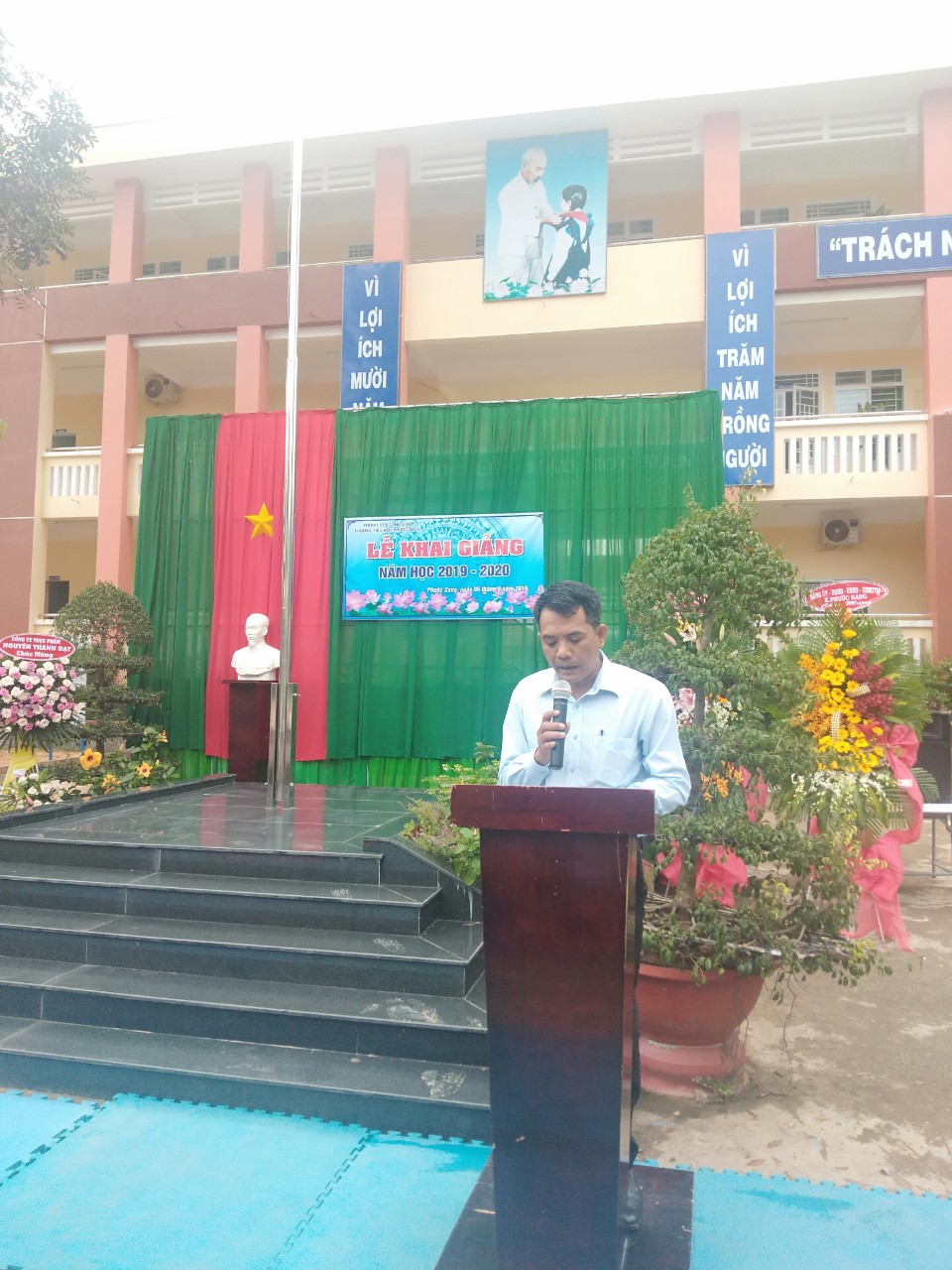 bda449e01027f779ae36