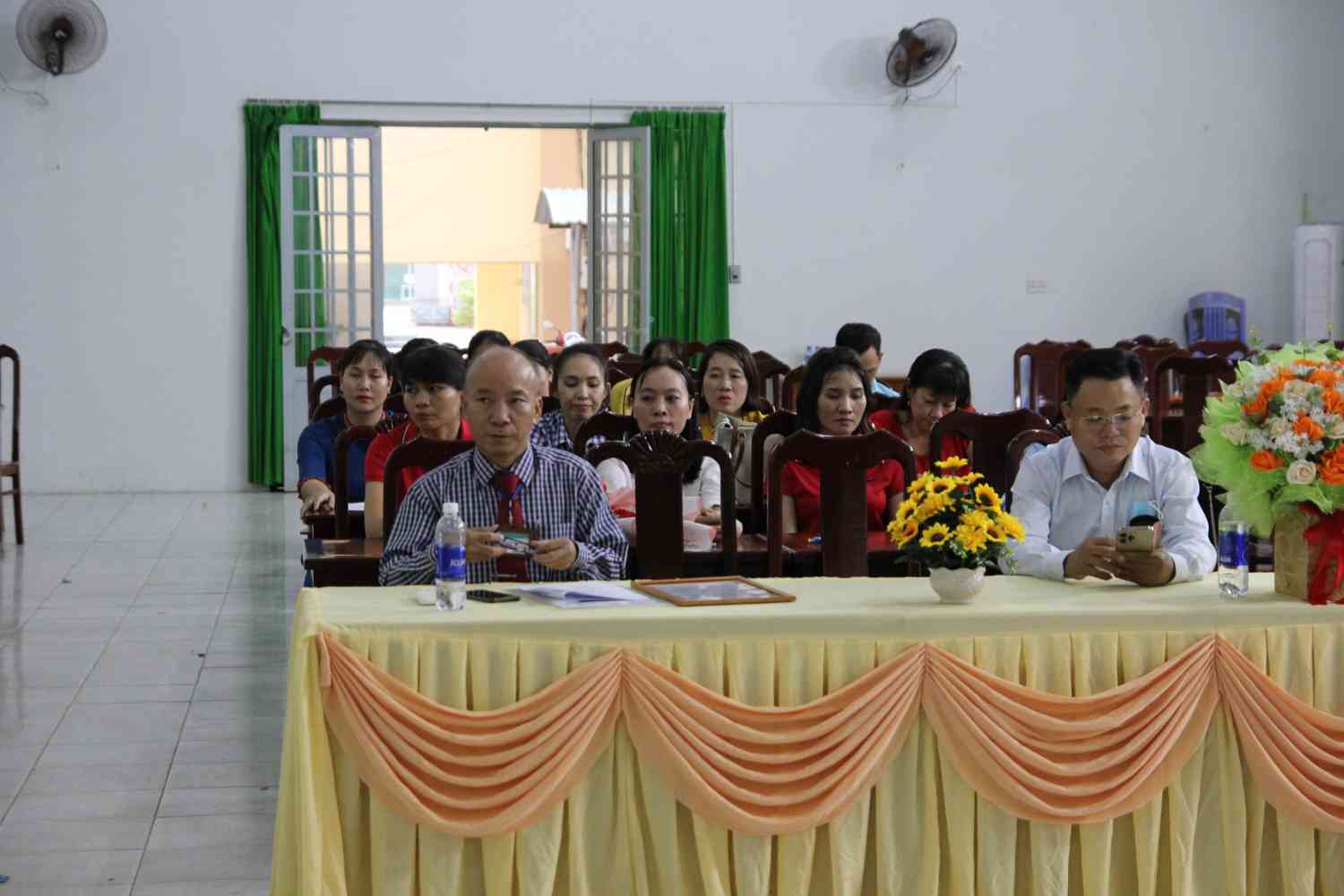 Toan canh buoi Le Ket nap Dang