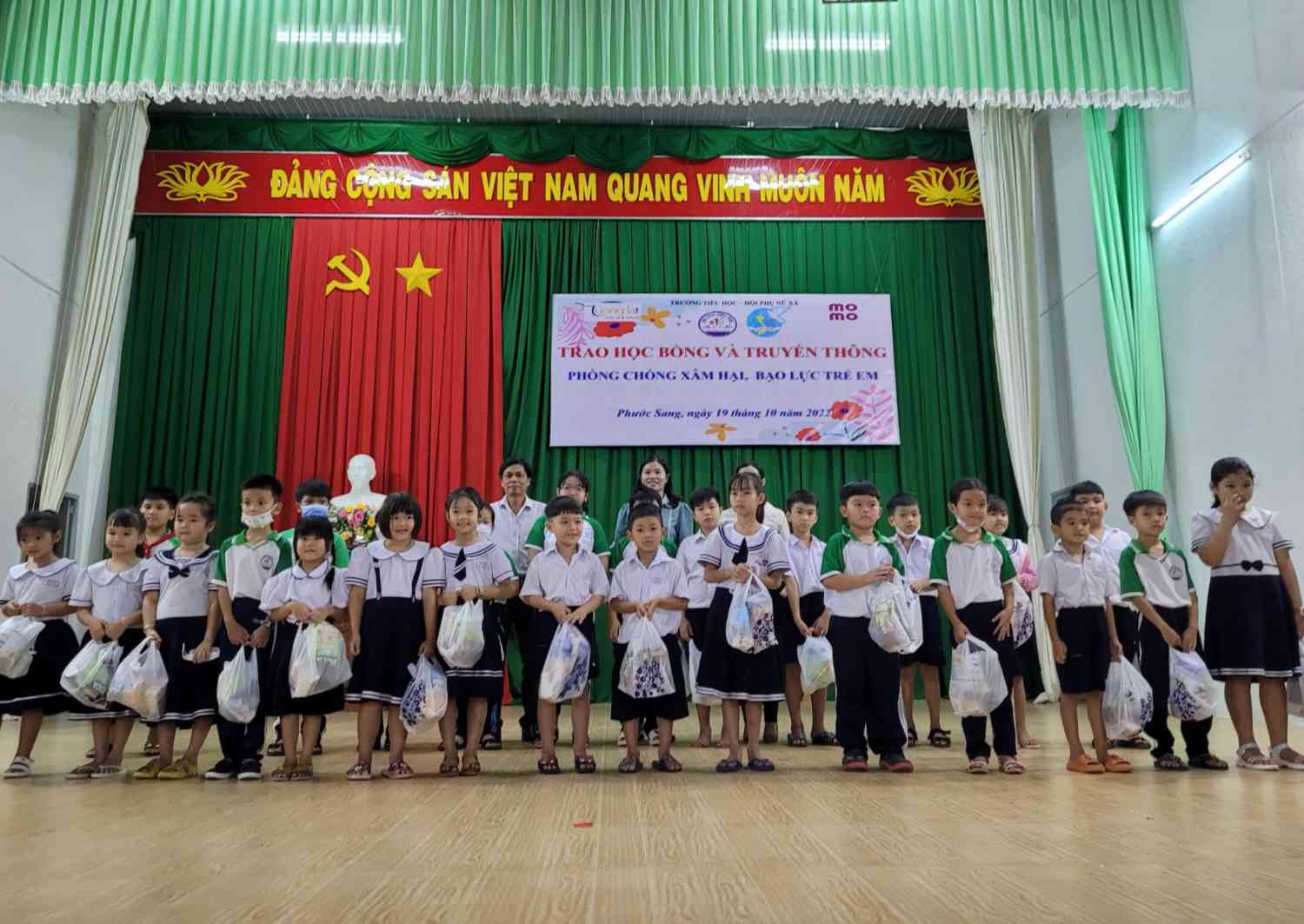 z3813520476400_2651b314d40a51d2b343b1fc7c251a3b