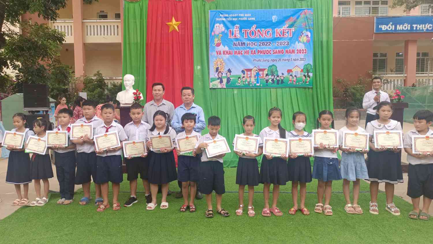 z4377724511811_512822fb25c810c237b970ca1414bdea