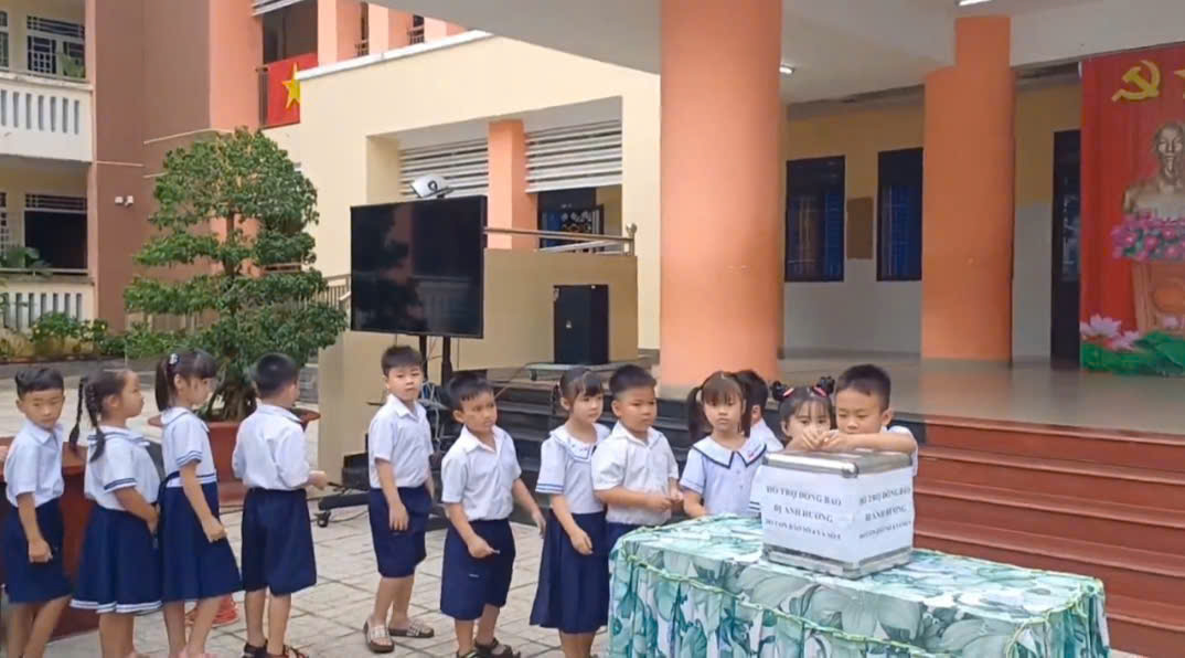 z6979602451185_cad9015a4867b5bb3fca40c871a26361